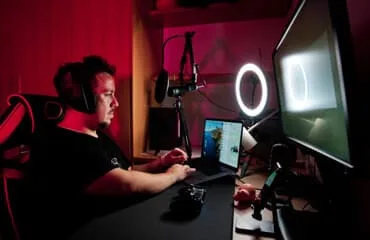 在支持多终端访问，满足用户随时随地获取信息的需求。方面，C7娱乐提供贴心周到的支持。 - C7娱乐